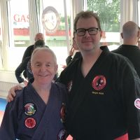 Karate, Kinder Karate, Kindergarten Kinder, Jugendliche, Erwachsenen Karate, Lebensschule, Lifeskills, Kampfsport, Karate Training, Selbstverteidigung, Krav Maga, Zürich, Dübendorf, Fällanden, Uster, Wallisellen, Dietlikon, Selbstschutz, Karate, Kung Fu, Judo, Erwachsenen Selbstverteidigung, 8600, 8001, 8117, 8606, Volketswil, Kampfkunst, Kampfsport, 8304, 8605, Krav Maga 360, Bruce Lee, Chuck Norris, Mobbing, Stop Mobbing, Kindergeburtstag, Kampfkunst Party, Aroha, Fitness, QiGong, Qi-Gong, Taichi, Arnis, MMA, JuJitsu, Brasilien JuJitsu, Ferien Camps, Shitoryu, Shukokai, Shitokai, Gojryu, Shotokan, Wadoryu, Kyusho, Kyusho Jitsu, Dillman, Paul Bowman, Pressure Points, Basel, Solothurn, Bern, Schweiz, Switzerland, Wild Goose Qigong, Dayan, Mixed Martial Arts, Probestunde, Trial Lesson, Online Training,